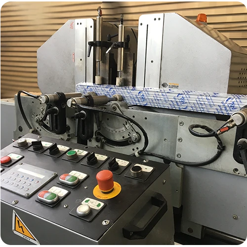 خدمات ساخت آلومینیوم ترمال بریک با دستگاه