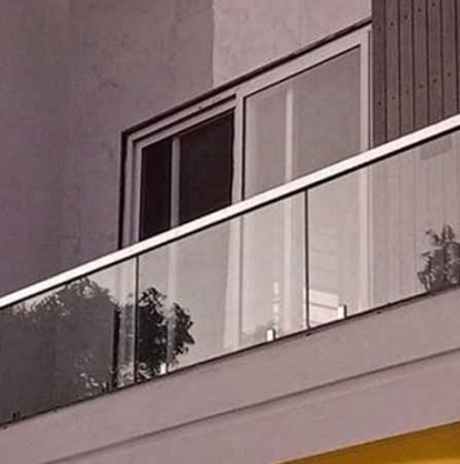 قیمت نرده شیشه ای تراس